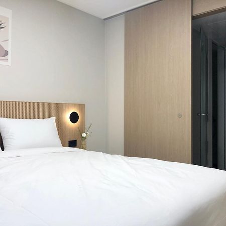 Golden Planet Incheon Hotel Bagian luar foto