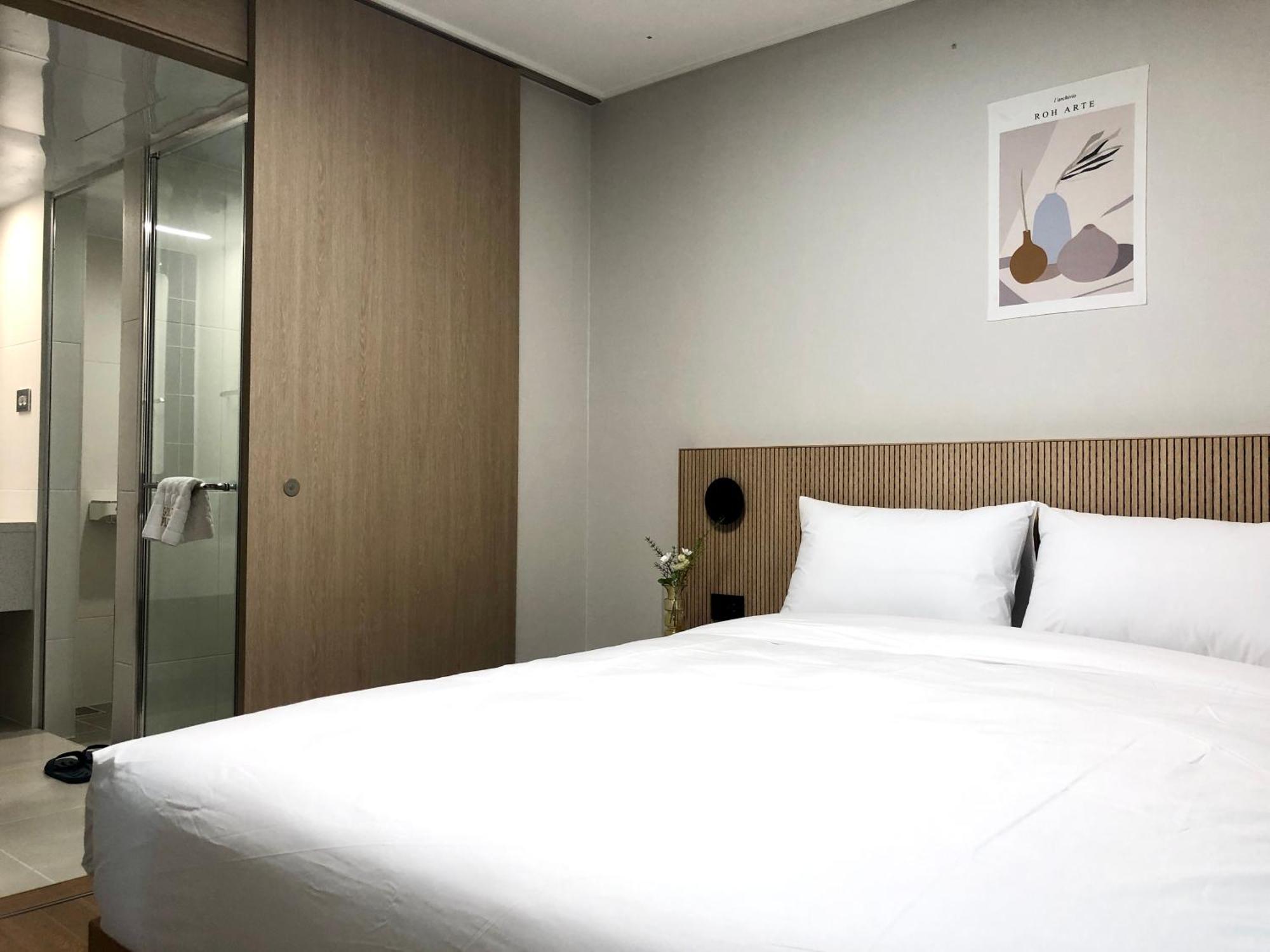 Golden Planet Incheon Hotel Bagian luar foto