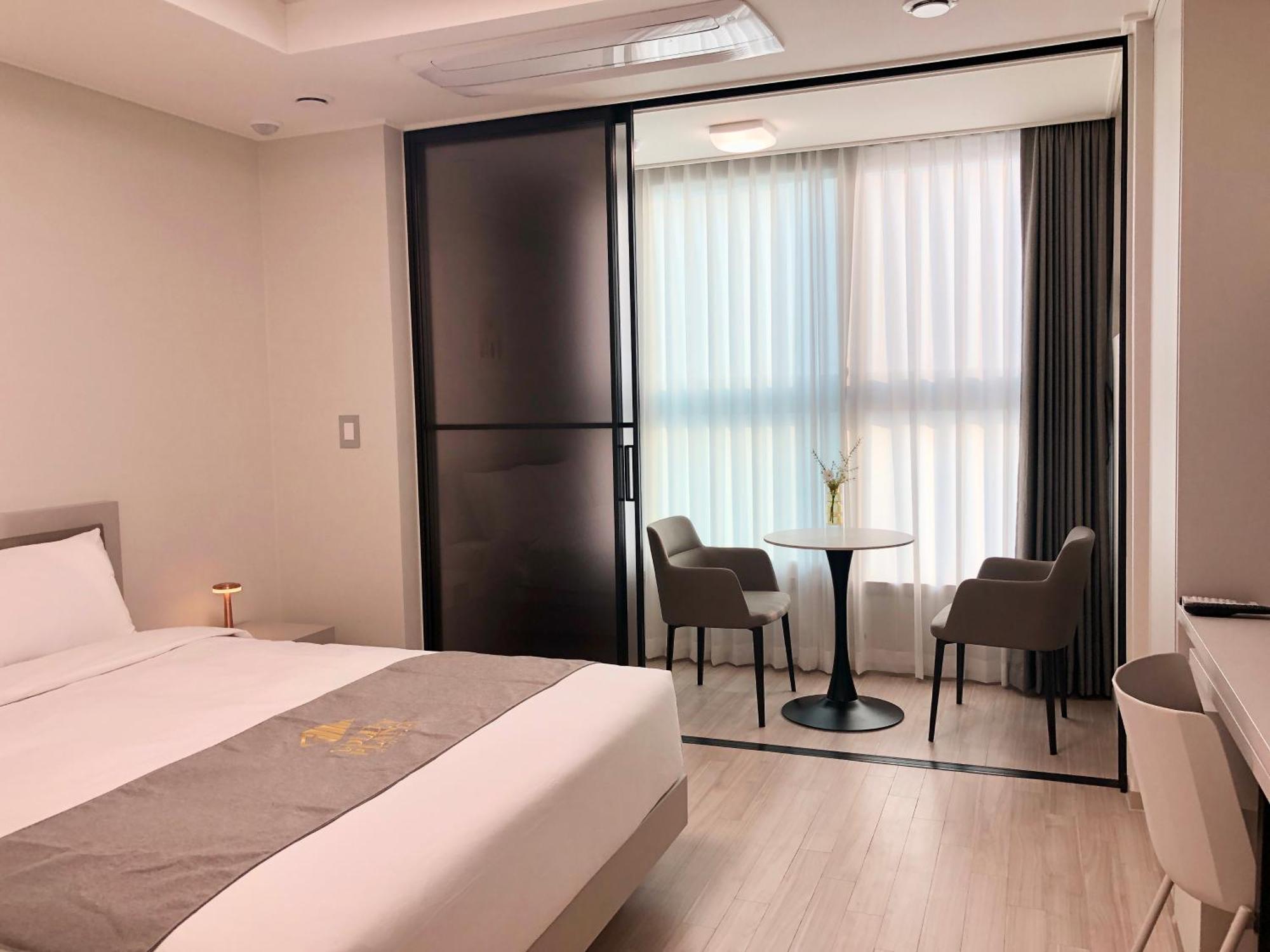 Golden Planet Incheon Hotel Bagian luar foto