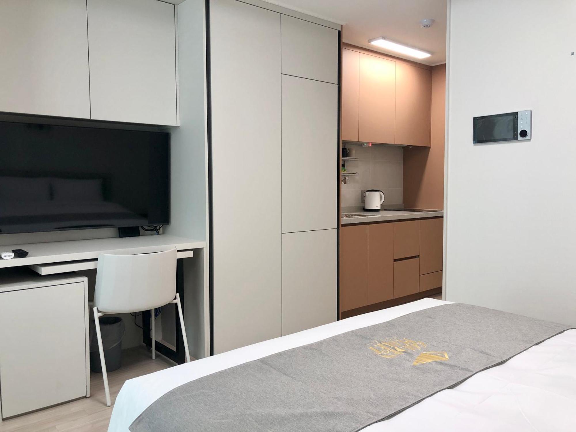 Golden Planet Incheon Hotel Bagian luar foto