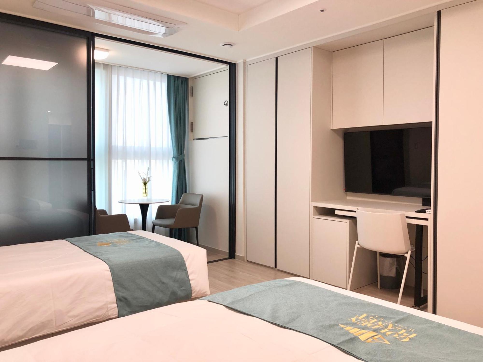 Golden Planet Incheon Hotel Bagian luar foto
