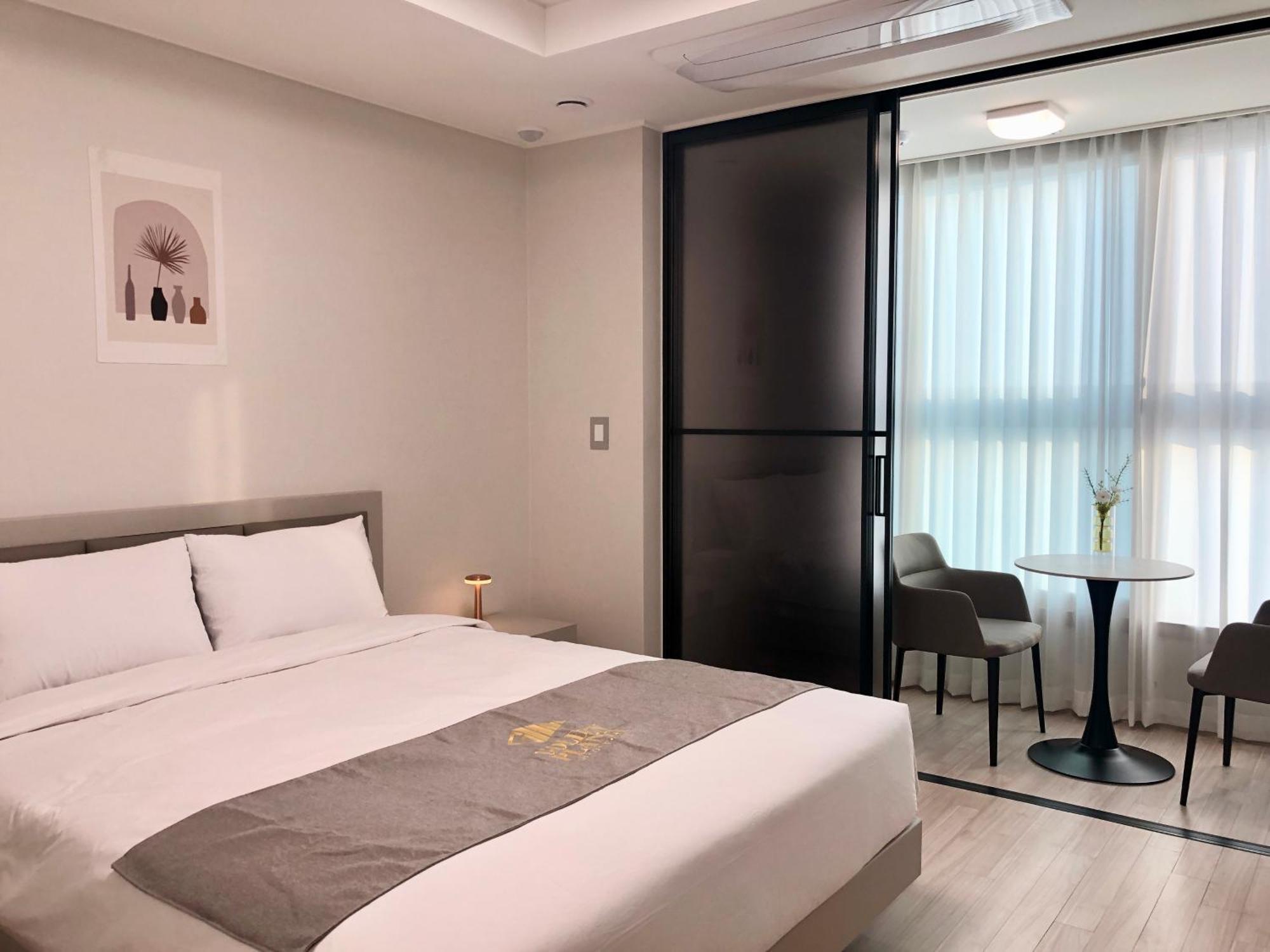 Golden Planet Incheon Hotel Bagian luar foto