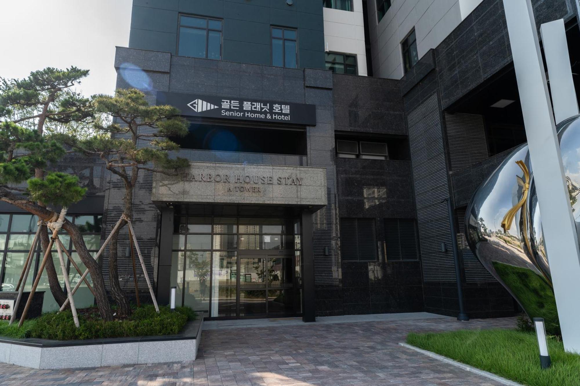 Golden Planet Incheon Hotel Bagian luar foto