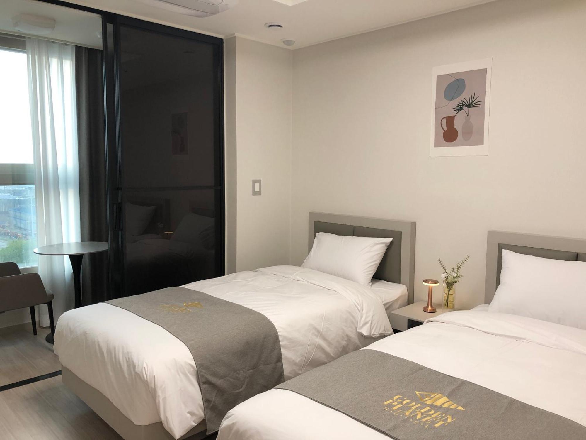 Golden Planet Incheon Hotel Bagian luar foto